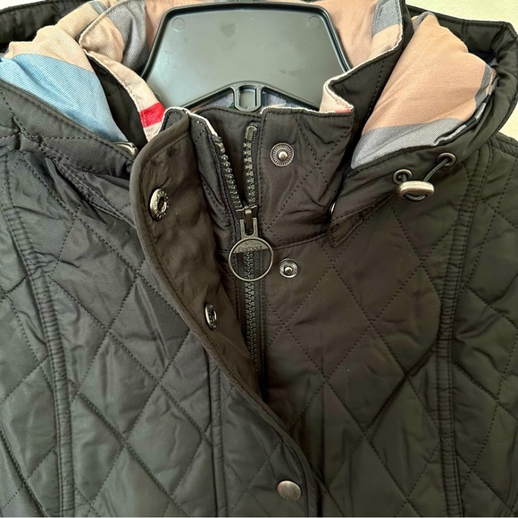 NWTs Barbour Womens Millfire Quilted Hooded Jacket. Black/Tartan. Size 4 - Picture 6 of 11